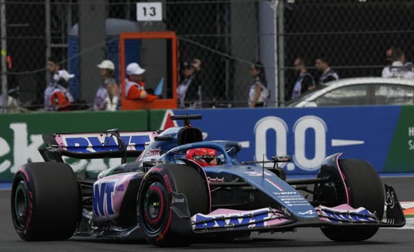 Francúzsky pretekár Esteban Ocon.