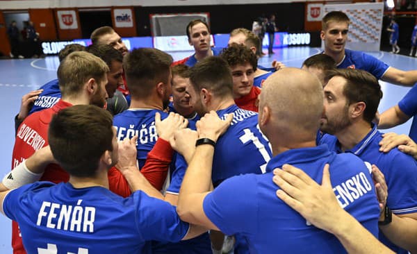 Na snímke radosť Slovákov z víťazstva 33:23 v prvom zápase I. fázy európskej časti kvalifikácie.