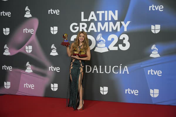 Speváčka Shakira (46) na oceňovaní Latin Grammy 2023.