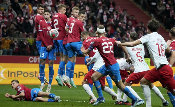 Českí futbalisti odohrali deň pred incidentom zápas v Poľsku.  