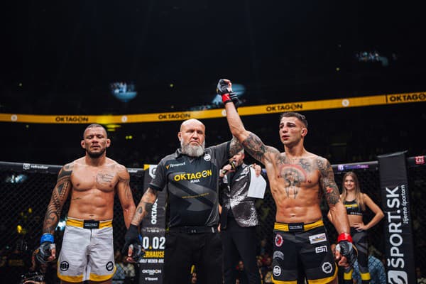 V kolínskej Lanxess Aréne sme videli nádherné MMA divadlo.