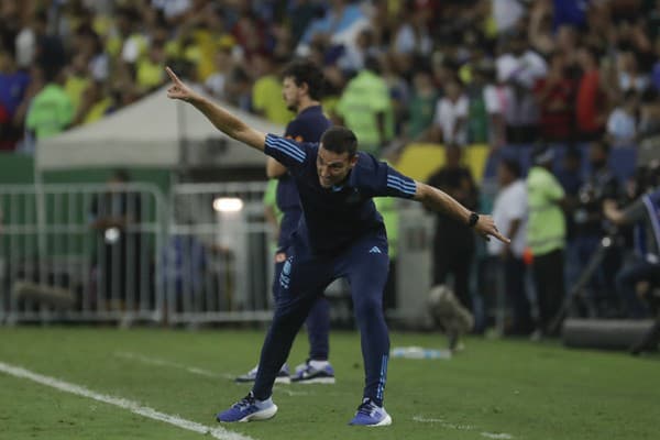 Tréner argentínskej futbalovej reprezentácie Lionel Scaloni zvažuje rezignáciu na svoj post.