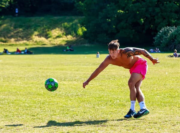  Oliver Spedding mal namerené do premier League, skončil ale v porno filmoch. Teraz je mŕtvy.