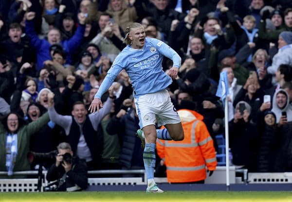 Erling Haaland z Manchestru City po góle proti FC Liverpoolu.