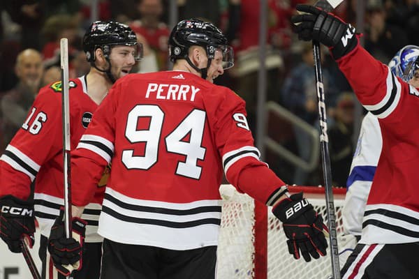 Chicago Blackhawks v ostatných dňoch oznámilo, že Corey Perry sa už zrejme k tímu nepripojí. 