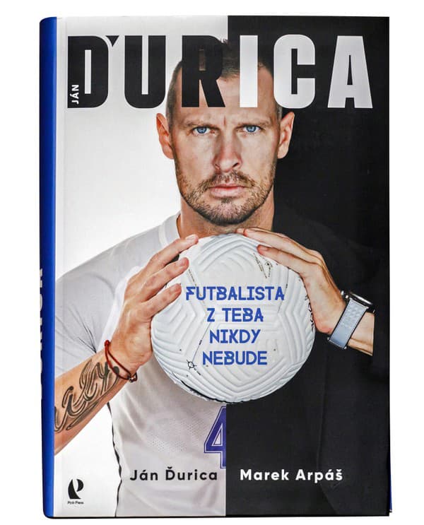 Futbalista Ján Ďurica pokrstil svoju novú knihu.