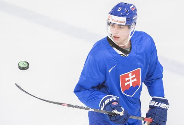 Talentovaný Šimon Nemec má za sebou vydarenú premiéru v NHL.