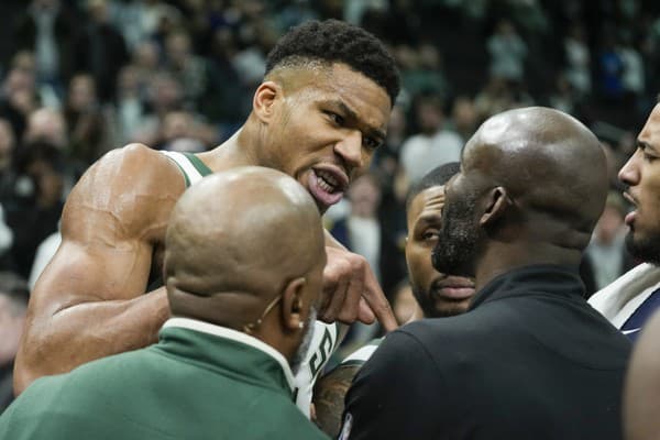 Giannis Antetokounmpo si vytvoril nové kariérne maximum a prekonal klubový rekord.