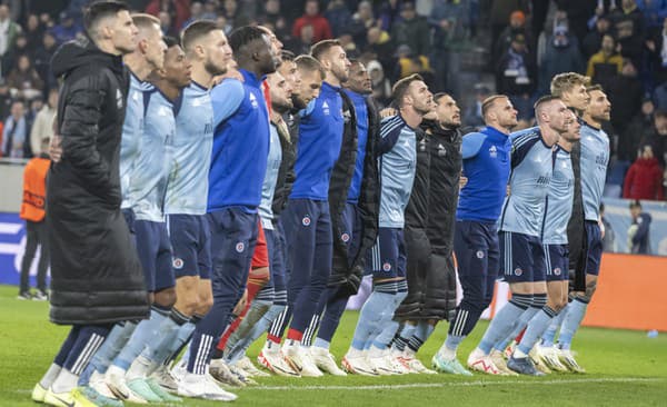 Futbalisti Slovana si na svojho súpera vo vyraďovacej fáze musia počkať do pondelka.