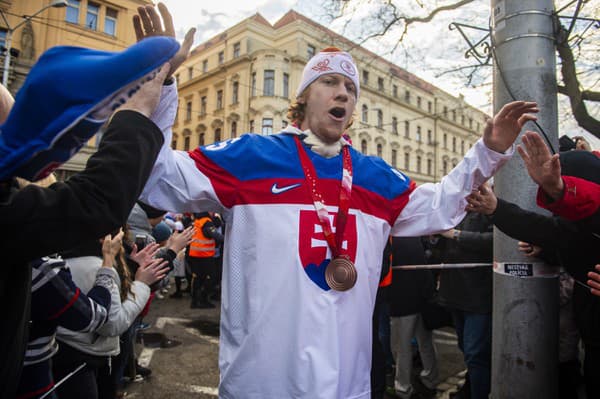 Michal Čajkovský sa rozhodol zotrvať v KHL aj po vypuknutí vojnového konfliktu na Ukrajine.