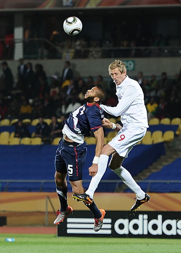 Legendárny anglický futbalista Peter Crouch.