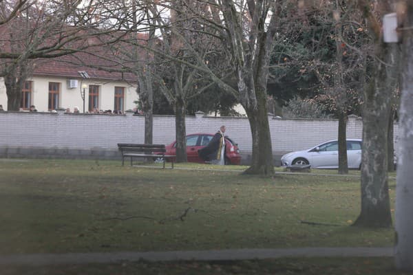 Miestom posledného odpočinku Rudolfa Hrubého je cintorín vo Vajnoroch, kde ho najbližšia rodina v tichosti pochovala.