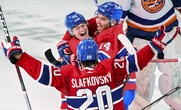 Juraj Slafkovský zažil v noci na piatok svoj druhý dvojbodový zápas v kariére v NHL. 
