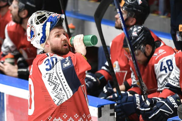 Slovan Bratislava privítal Nitru v špeciálnych vianočných dresoch.