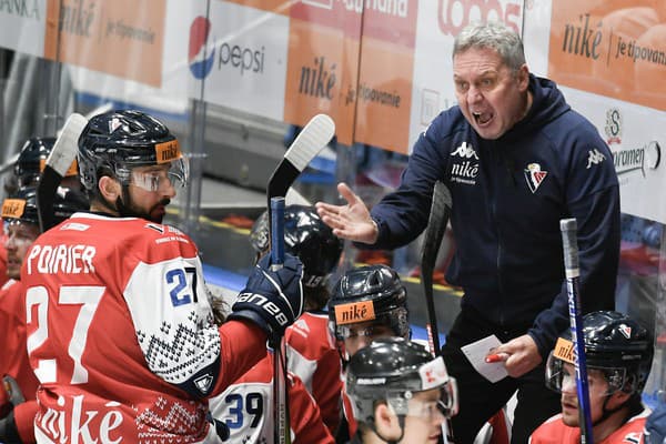 Slovan Bratislava privítal Nitru v špeciálnych vianočných dresoch.