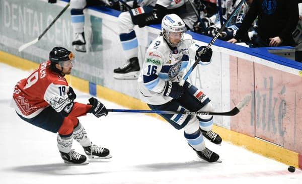 Slovan Bratislava privítal Nitru v špeciálnych vianočných dresoch.