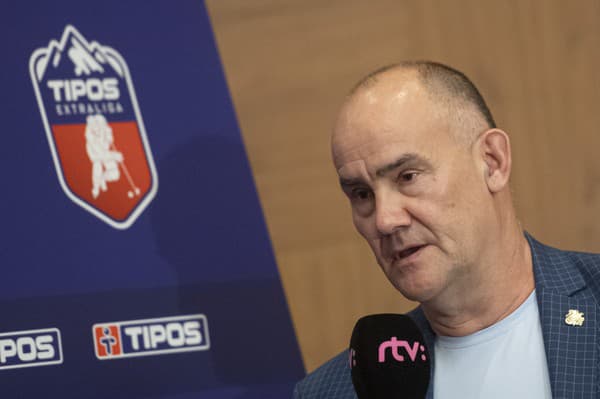 Bývalý predseda predstavenstva Dukly Trenčín Miloš Radosa múti vody v slovenskom hokeji. 