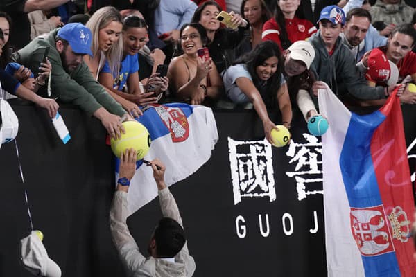 Novak Djokovič vyletel na jednu z fanúšičiek v hľadisku Australian Open.