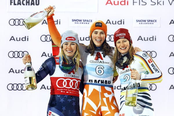 Tri najlepšie slalomárky sezóny - zľava Američanka Shiffrinová, Slovenka Vlhová a Nemka Lena Dürrová. Ktorá z nich získa v Jasnej najviac?