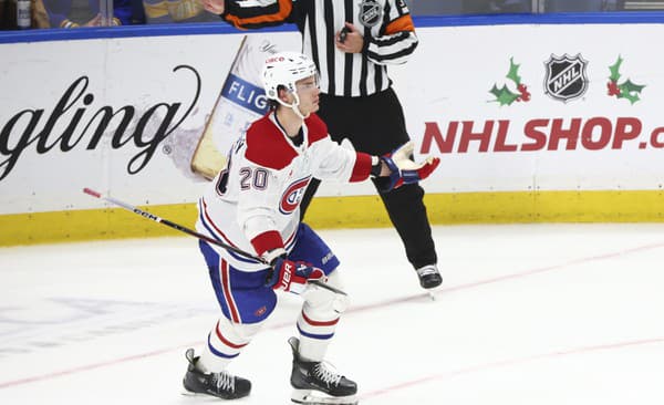 Juraj Slafkovský žiari v drese Montrealu Canadiens.