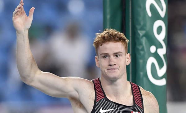 Bývalý majster sveta v skoku o tyči Shawn Barber zomrel vo veku 29 rokov.