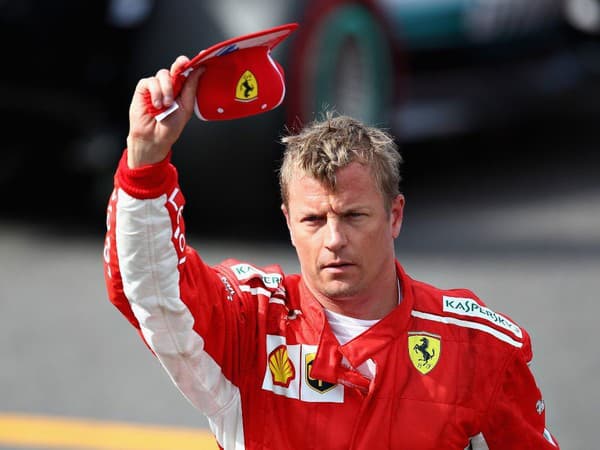 Kimi Raikkonen ukončil kariéru v roku 2021 a odvtedy sa venuje len rodiny a najmä synovi Robinovi.