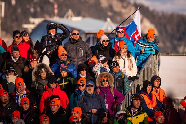 Slovenskí fanúšikovia v Jasnej.