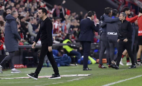 Tréner FC Barcelona Xavi.