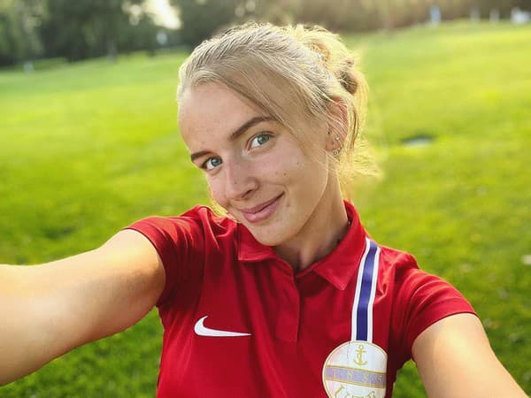 Lucia Čermáková je nielen najlepšia footgolfistka na svete, ale aj krásna baba.