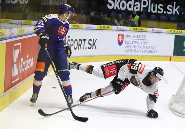Slovenskí hokejisti v druhom zápase proti Nemecku.