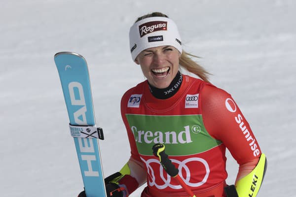 Švajčiarka Lara Gutová-Behramiová vyhrala sobotňajší obrovský slalom alpských lyžiarok v Soldeu. 