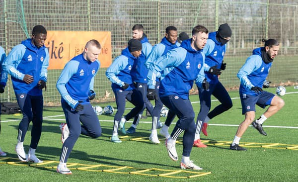 Futbalisti Slovana Bratislava počas tréningu.