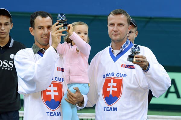 Bývalí slovenskí tenisoví reprezentanti Dominik Hrbatý (vľavo) a Karol Kučera (vpravo).