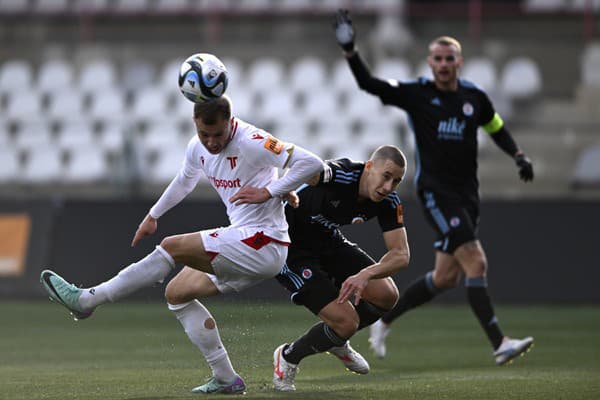 Trenčín privítal Slovan Bratislava.