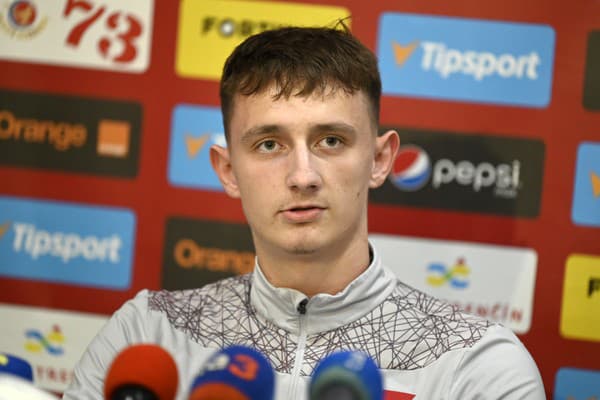 Dominik Hollý prestúpil z Trenčína do českého Jablonca.