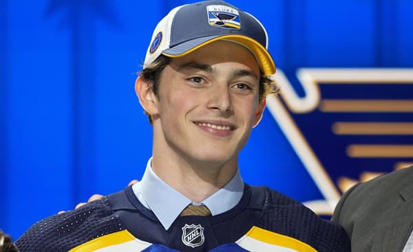 Dalibor Dvorský počas draftu NHL.