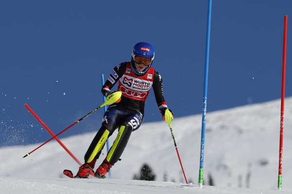 Americká lyžiarka sa po zranení kolena vrátila do súťažného kolotoča po šiestich týždňoch.
