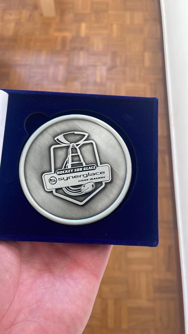 Túto pamätnú medailu dostal Čiliak, ako cenu pre najlepšieho gólmana. 