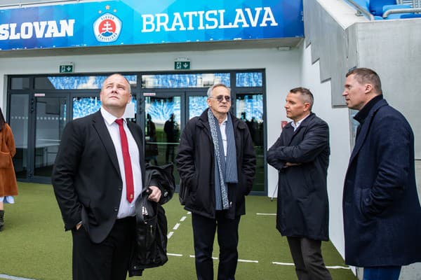 Zástupcovia chorvátskeho mesta Split a futbalového klubu Hajduk Split si v Bratislave pozreli na vlastné oči Tehelné pole.