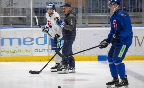 Tréner Ramsay nemal žiadneho hráča z KHL na neoficiálnom zraze pred MS, ktorý začal v stredu v Bratislave.