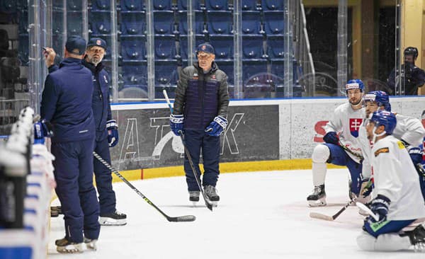 Na neoficiálnom kempe pred štartom MS, ktorý odštartoval v utorok v Bratislave, sa hráči z KHL neobjavili.