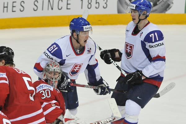 Juraj Mikúš (číslo 71) počas pamätného šampionátu v Helsinkách 2012.