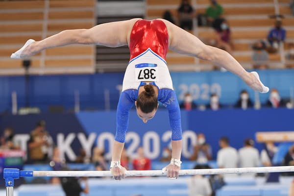 Na snímke slovenská gymnastka Barbora Mokošová počas vystúpenia na OH v Tokiu.