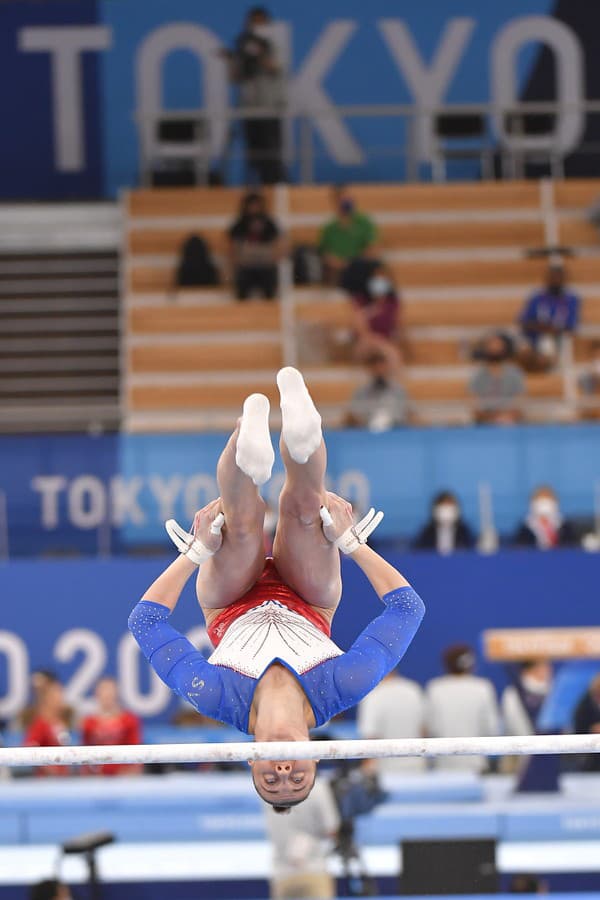 Na snímke slovenská gymnastka Barbora Mokošová počas vystúpenia na OH v Tokiu.