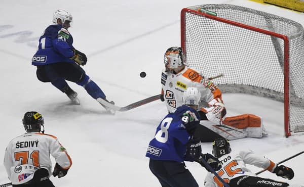 Hokejisti Spišskej Novej Vsi v piatom zápase semifinále play-off Tipos Extraligy hostili Košice.