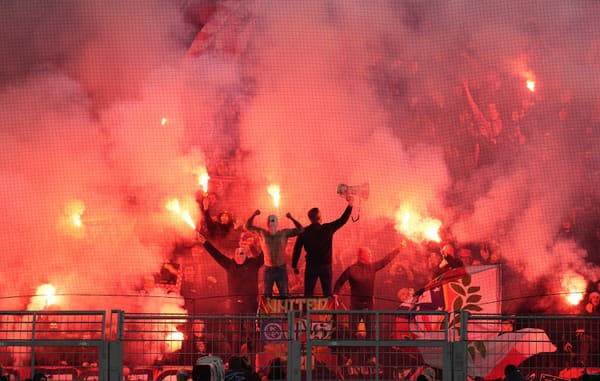 Fanúšikovia Atletica pred odvetným štvrťfinálovým zápasom Ligy majstrov.