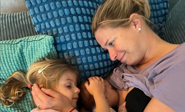 Bývalá česká tenistka Andrea Sestini Hlaváčková nedávno porodila druhú dcéru.