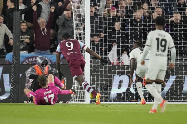 Čerstvý nemecký majster sa v rámci odvety štvrťfinále Európske ligy predstavil na trávniku anglického West Hamu United.