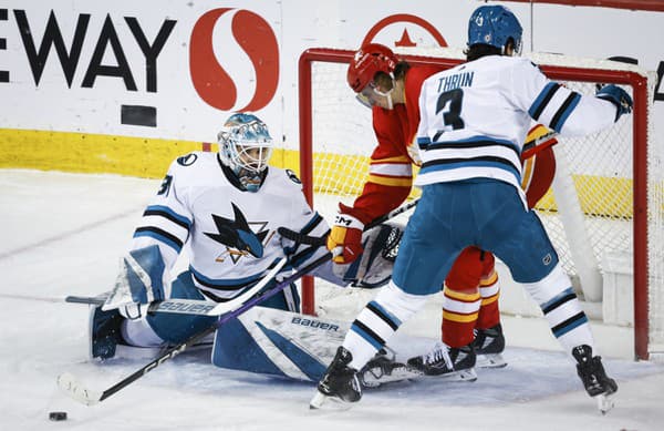 Martin Pospíšil z Calgary Flames patrí k najtvrdším hráčom NHL.