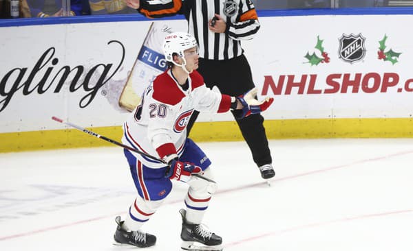 Juraj Slafkovský v drese Montrealu Canadiens.